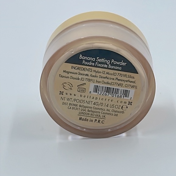 BellaPierre Banana Setting Powder - Picture 2 of 3